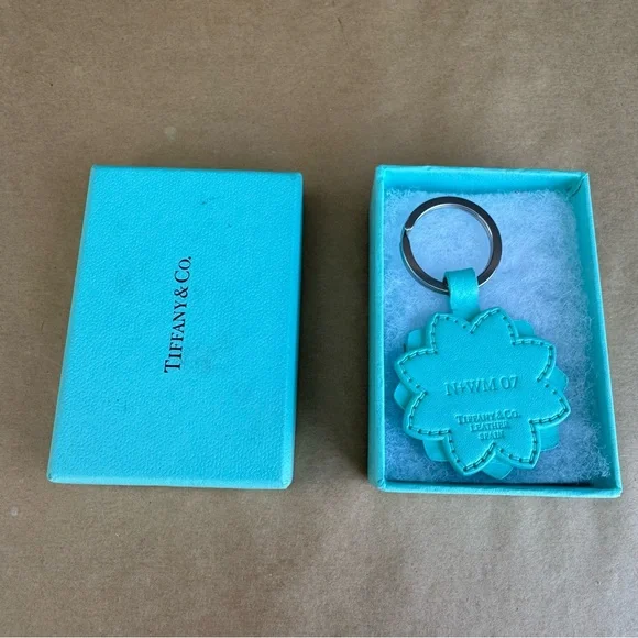 Tiffany & Co Nike 2007 Turquoise San Francisco Marathon Leather Key Chain SPAIN - Picture 1 of 10
